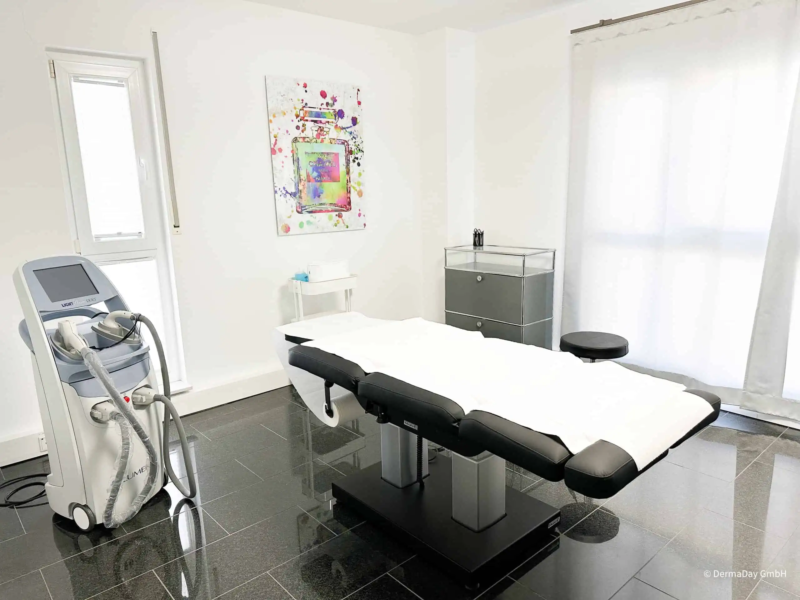 Pflegeanwendung im Kosmetikstudio DermaDay