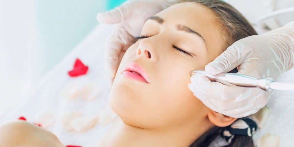 Microdermabrasion Behandlung bei DermaDay